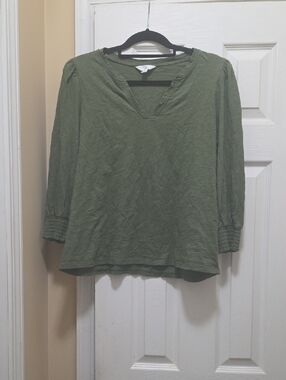 Time and Tru Olive V-Neck Long Sleeve Top with Smocked Cuffs